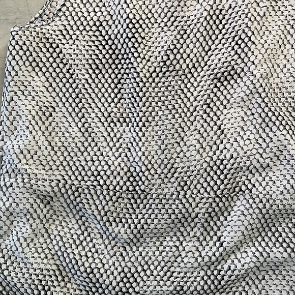 Michael Kors  NWOT   Abstract print blouse scoopneck      Sleeveless      Size S - Picture 8 of 13